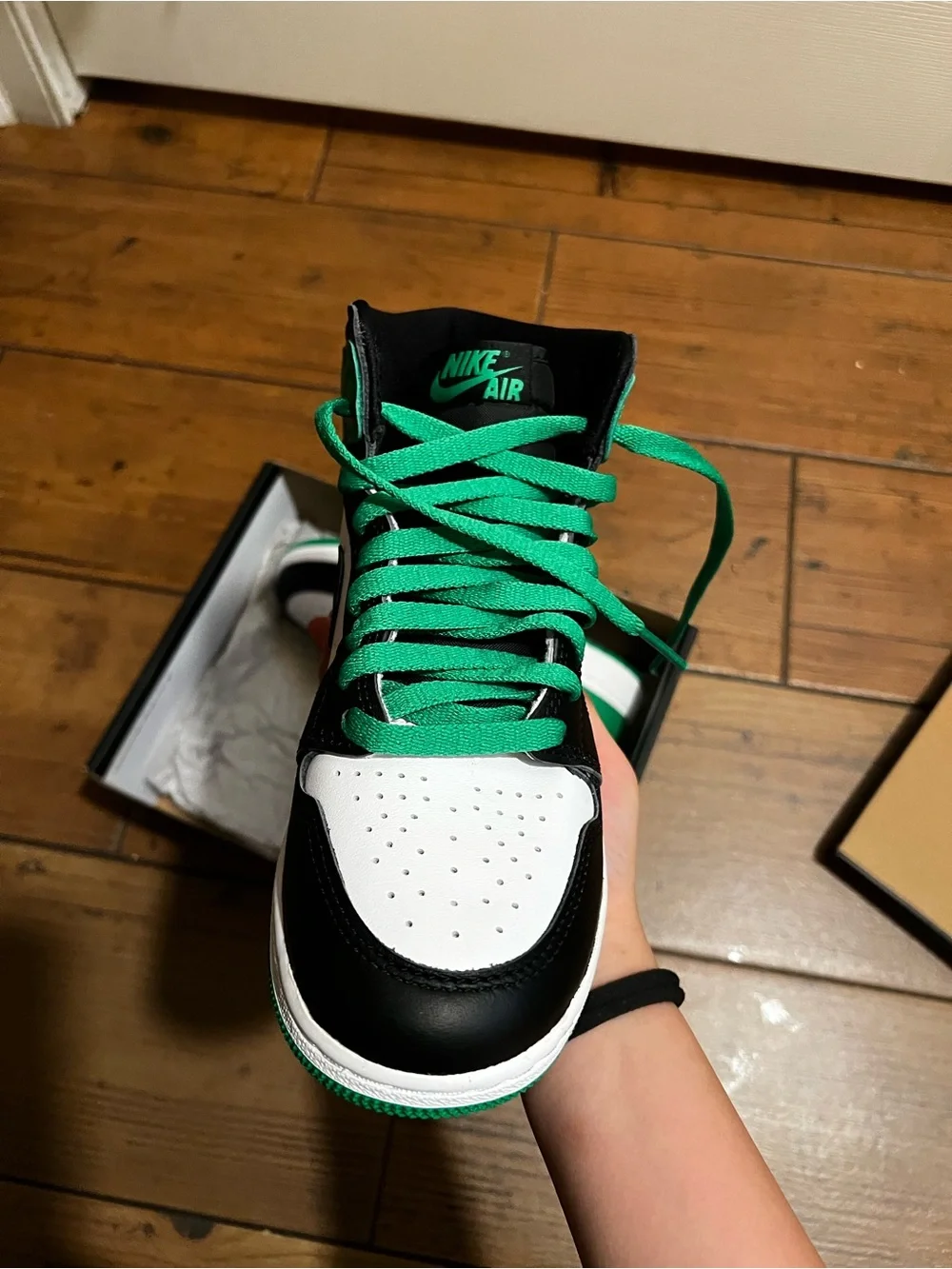 Nike High-Top Sneaker in Black, White & Green